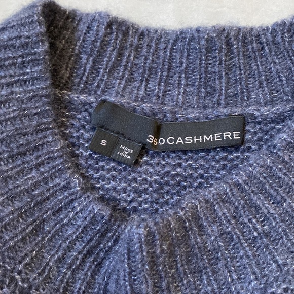 360 Sweater. Blue cashmere/silk sweater. Size small. - Picture 2 of 4